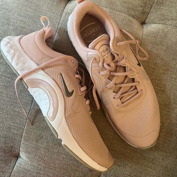 Nike Women's Light Pink Sneakers - Picture 2 of 3